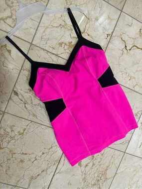 Lululemon Workout Hot Pink & Black Colorblock Cami Top/hip length built in bra